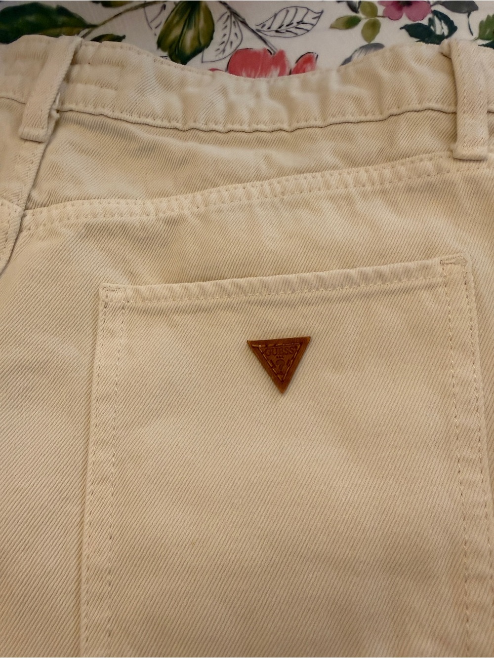 Guess Cream Denim Jeans with Logo Patch - Picture 2 of 8